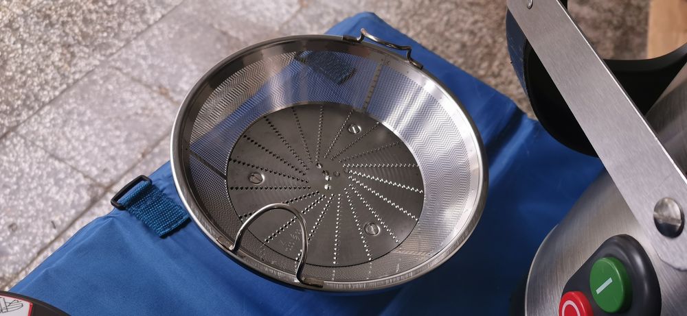 Сокоизстисквачка, фреш машина Robot Coupe J100