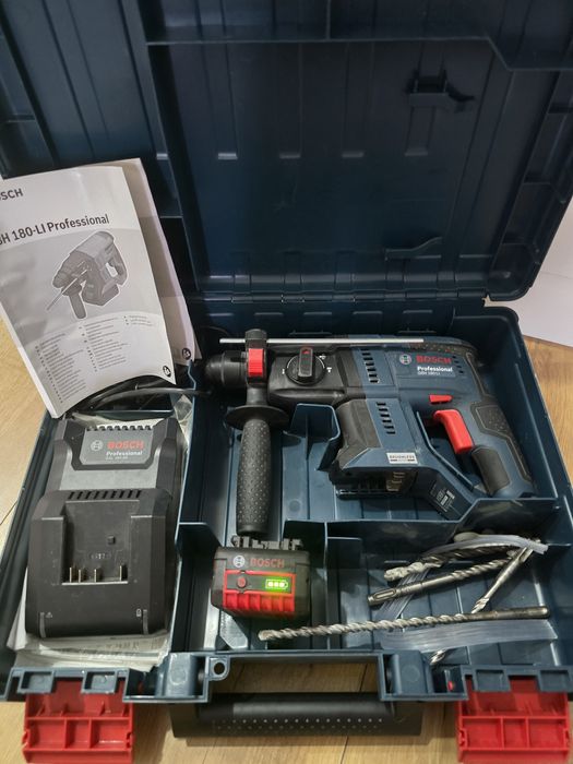 Перфоратор BOSCH