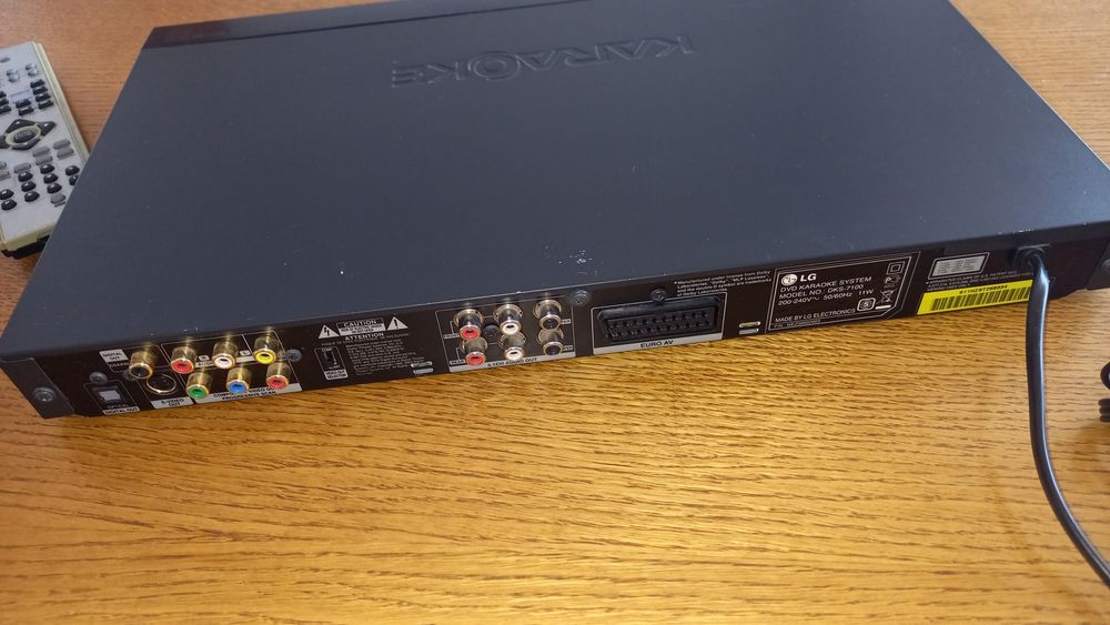 Видеомагнитофон и DVD плеер