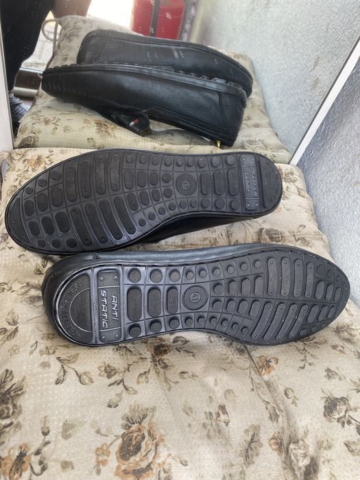 Продам кожаные мокасы .