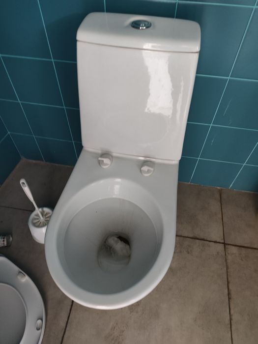 Продам унитаз с раковиной