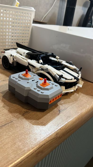 Машинка LEGO на пульте