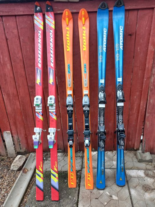 Vand 3 perechi de schiuri