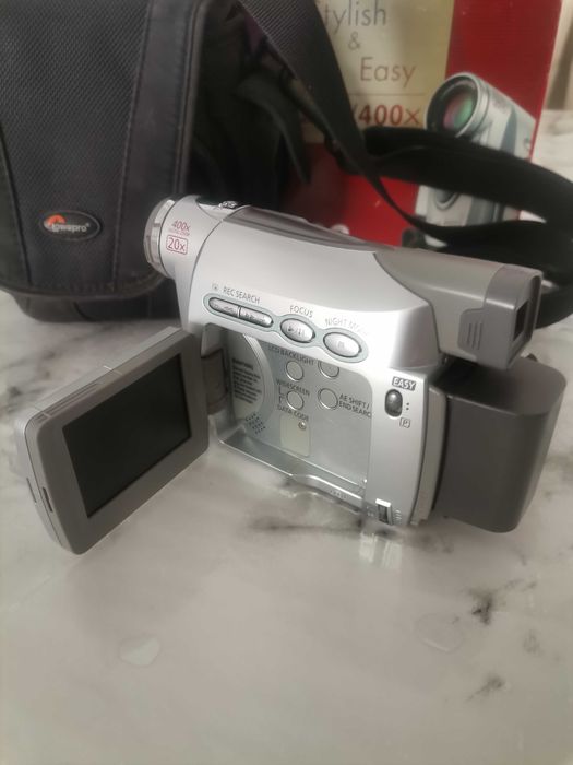 Видеокамера "Canon" MV800