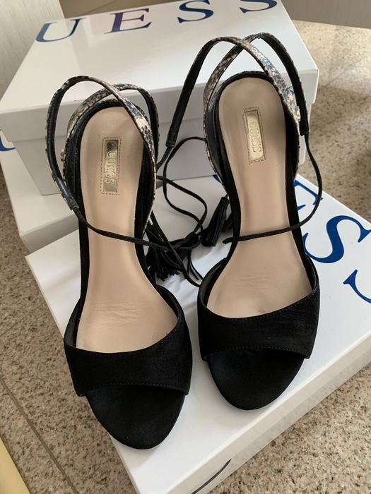 GUESS сандали