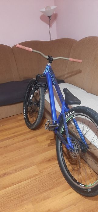 Dirt jumper dartmoor 26 player