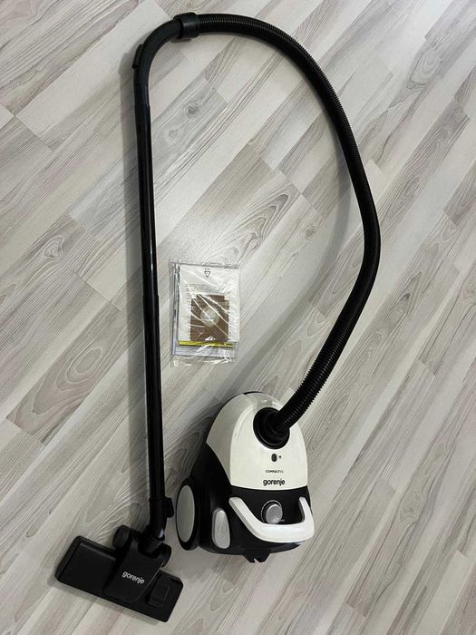 Aspirator cu sac GORENJE Compact XS VCEA11CXWII, 750W, 78dB -140 lei