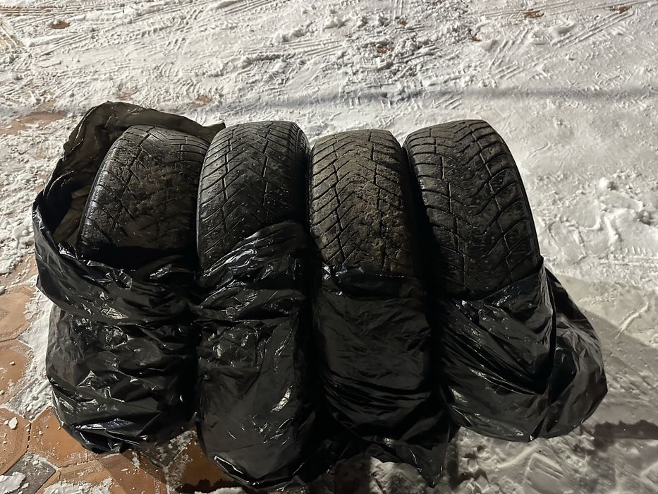 Продам шины 10000 1 шт