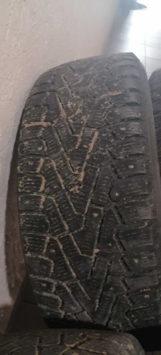 Резина зима 215/55/R17