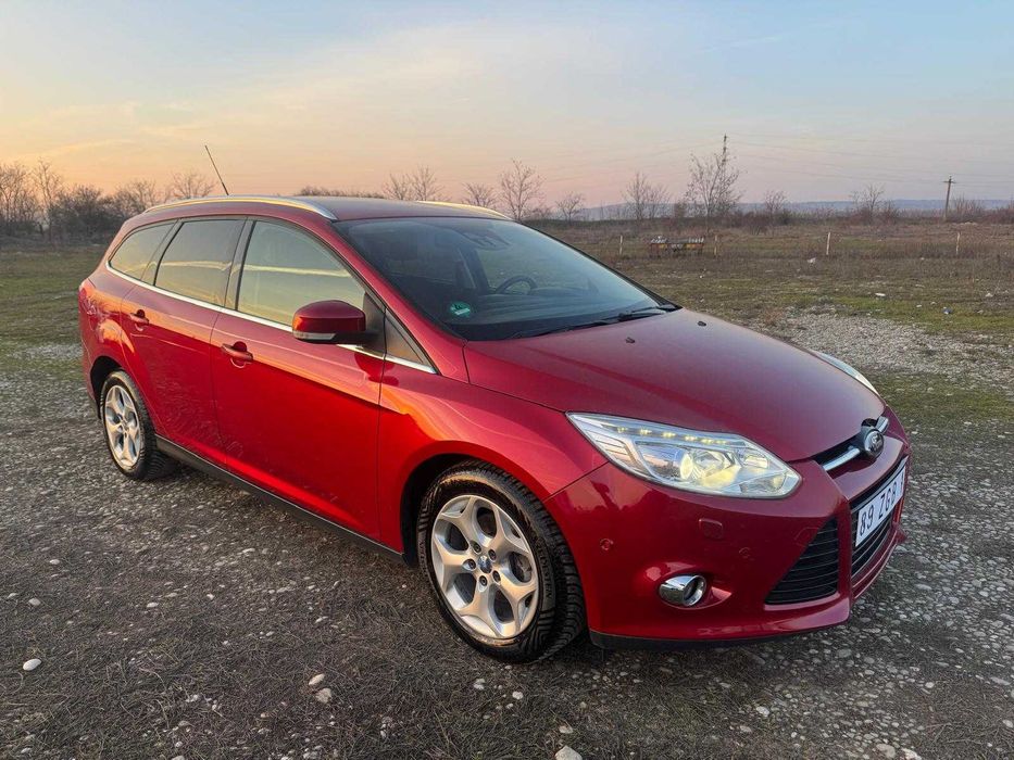 Ford Focus TITANIUM /// 1.6 diesel /// Full led /// Park assist///
