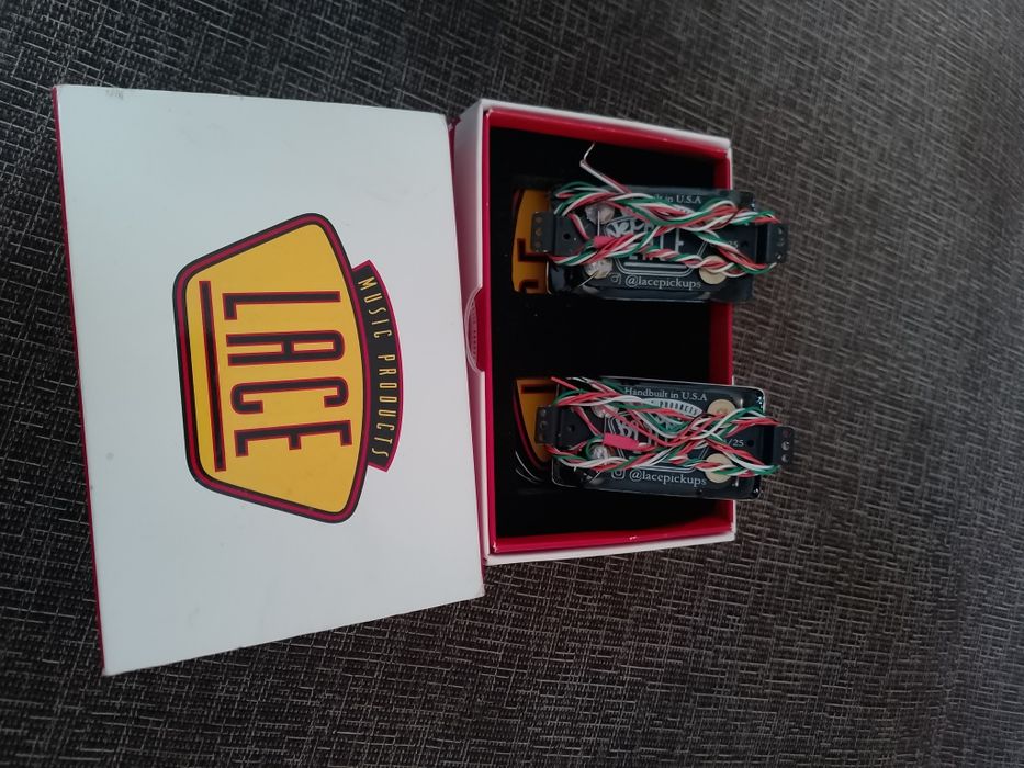 Vind doze de chitara electrica