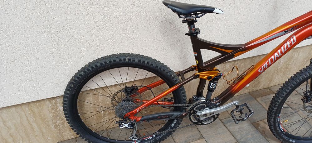 Bicicleta full suspension Specialized