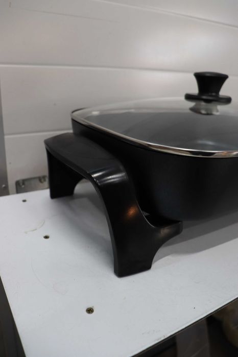 NEDIS Електрически тиган с незалепващо покритие и стъклен капак