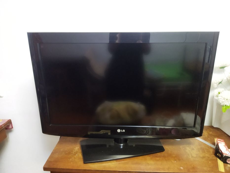 Продам телевизор LG бу