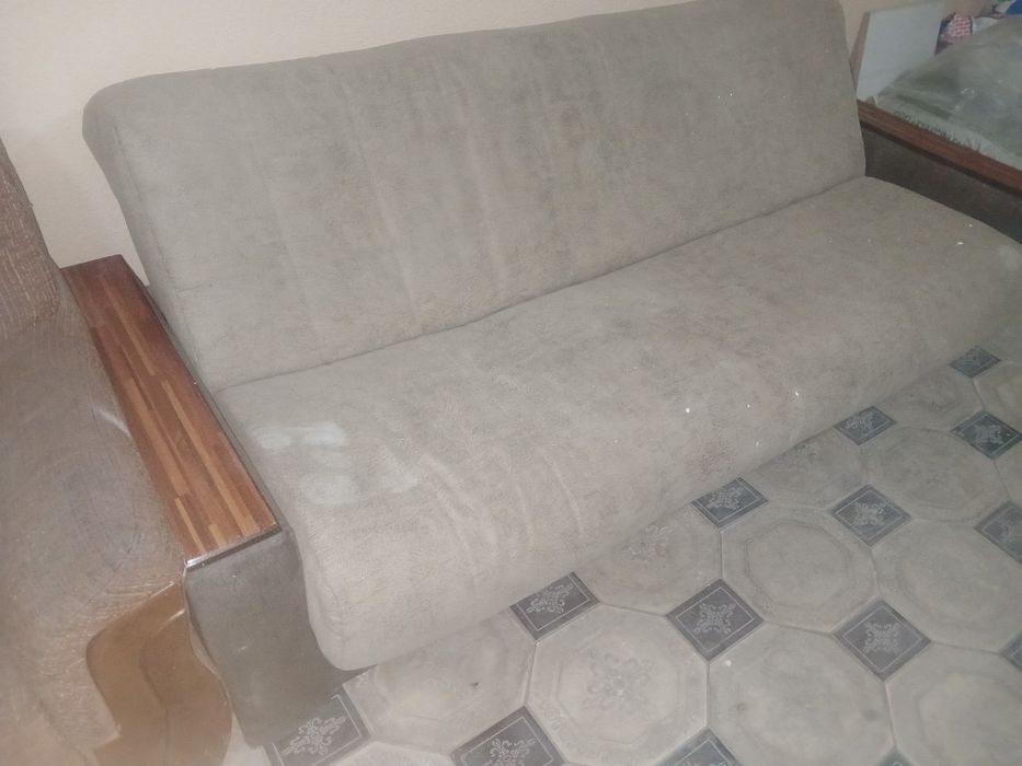Продаётся срочно диван раскладной