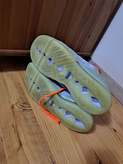 Vand Le Bron 18 stare buna