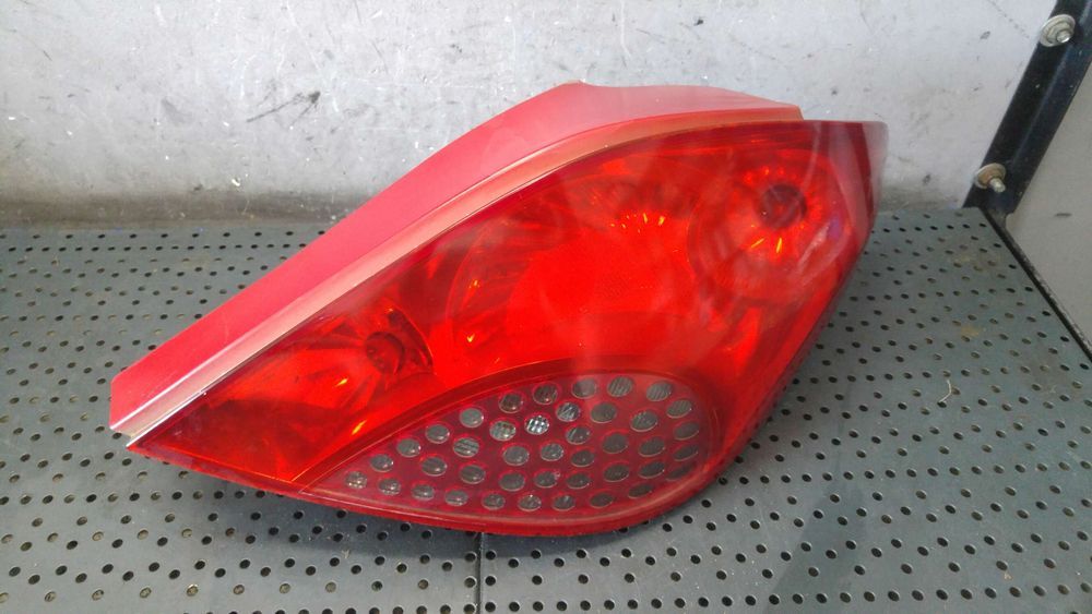 Stop tripla lampa dreapta peugeot 207 wa wc 964998658003