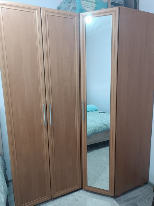 Продам шкаф для одежды с комодом