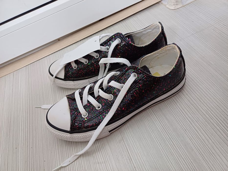 Tenisi converse noi marime 35