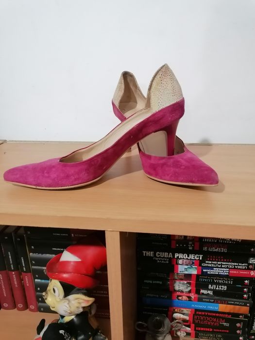 Pantofi eleganți din piele întoarsă mărimea 39