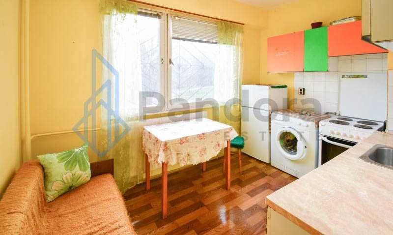 Двустаен апартамент под наем в кв.  Младост 4