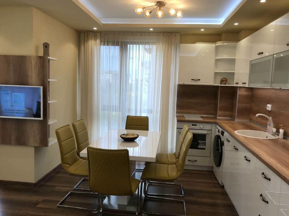 Дава се под наем Тристаен апартамент в Пловдив, Тракия - 97 кв.м за 600 € - Снимка #1