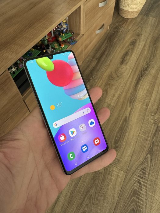 Samsung Galaxy A40, A41 memorie 64GB, 4GB RAM, Android 11,12 frumos