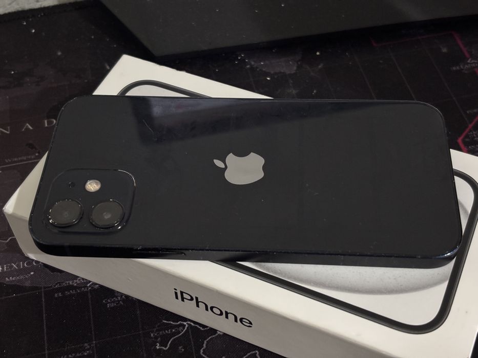 Vând iphone 12 stare buna