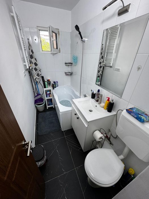 Apartament 2 camere - balcon ,Terasa  pod ,Zona Alexandru- POSTA - C.E.C. Total R.K. Intabulare OCPI .Bloc cu izolație termică.Fara Bulina.