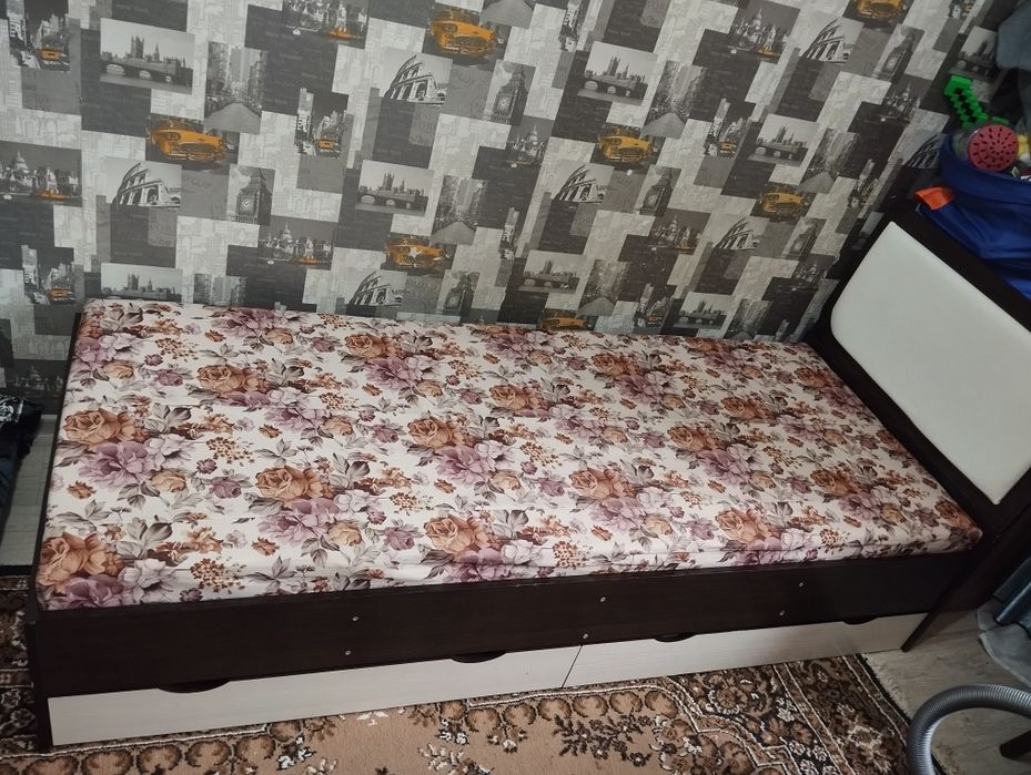 Продам кровать , односпальная.
