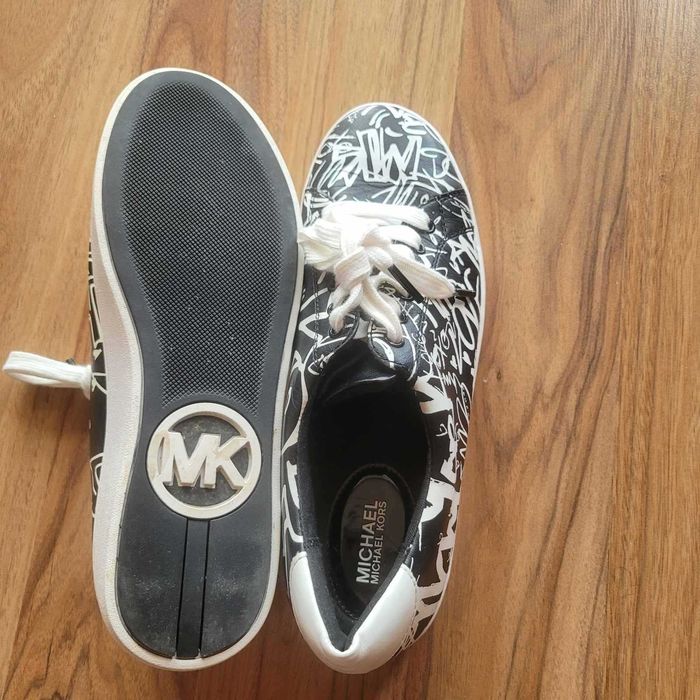 Michael kors уникални кецове с графити естествена кожа