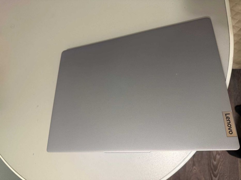 Lenovo IdeaPad Slim 3 16IAH8