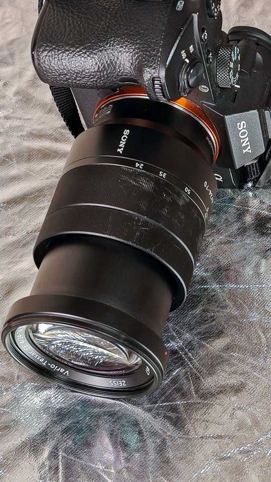Sony FE 24-70mm F4 Zeiss OSS – Full Frame, IMPECABIL, fără defecte