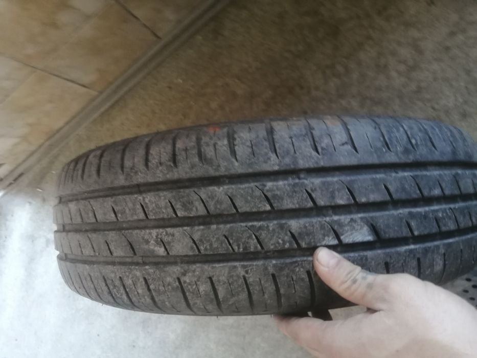 Продам б/у резину, на газель R16,