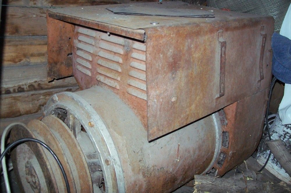 генератор                            ,