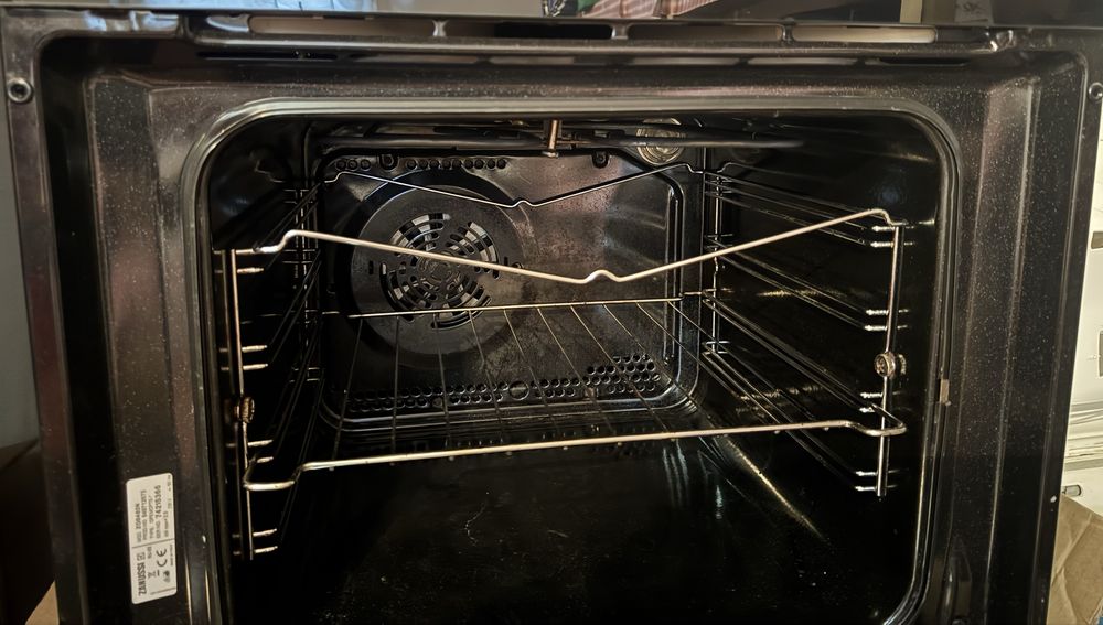 Cuptor electric încorporabil Zanussi ZOB482N, 2500W, fabricat în Italia – Stare perfectă