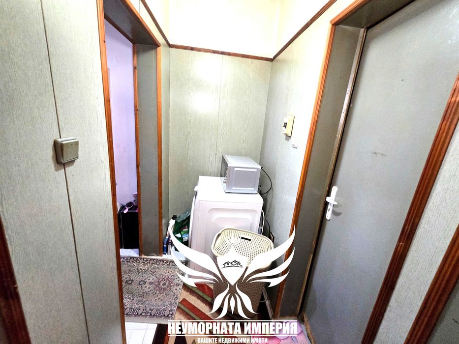 Продавам тристаен 68кв.м. на 4ти етаж с метален гараж в гр.Асеновград, квартал Изток