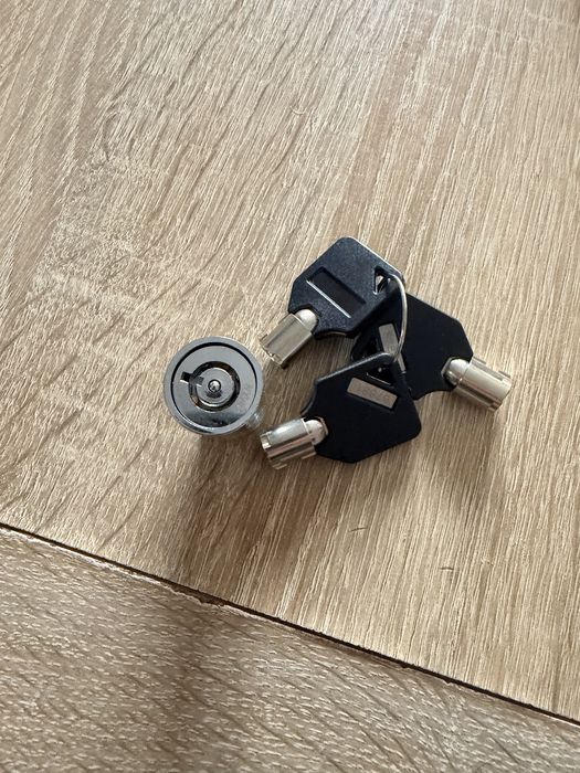 Продавам ключалка за Vending/Coffee машини