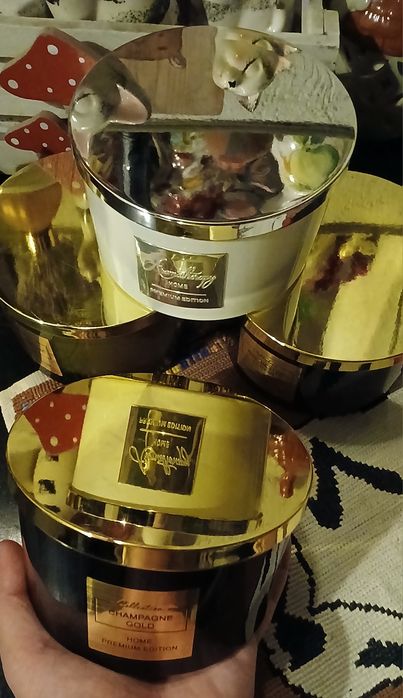 Lumânare parfumată Premium – 3 fitiluri (Recipient elegant din sticlă neagră)