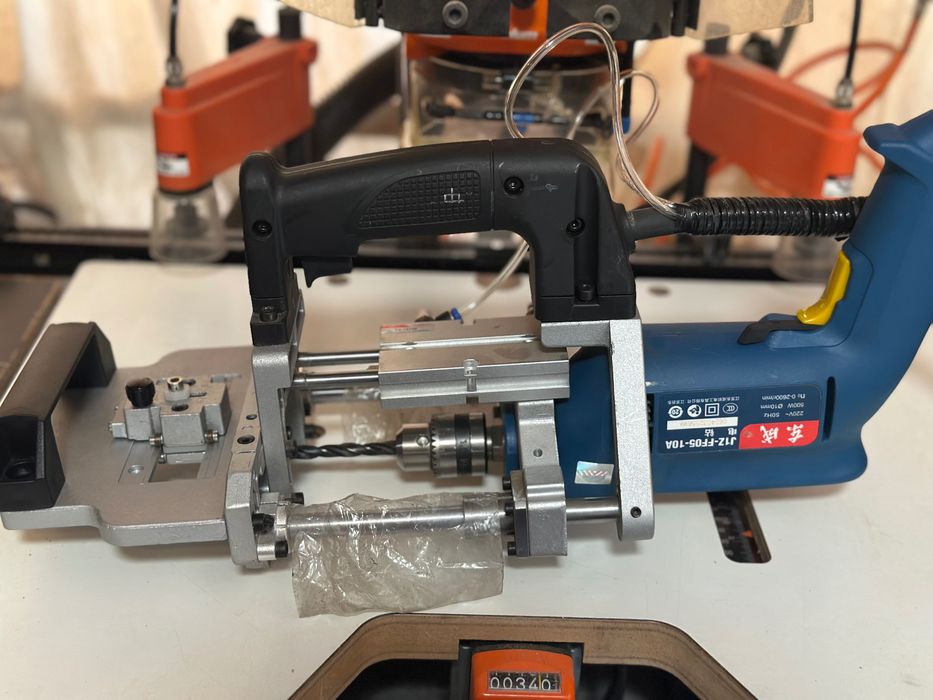 Ръчна машина за странични отвори за минификс и дибли