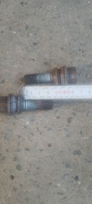 Болтове за джанти vw transporter t5