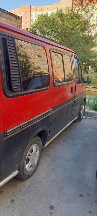 автомобиль форд транзит