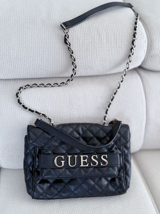 Guess черна дамска чанта