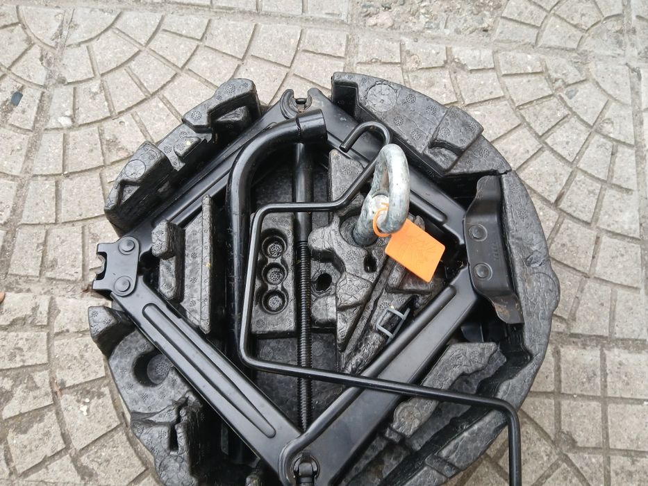Оригинален комплект крик ключ кука за Opel astra.zafira.vectra.meriva.