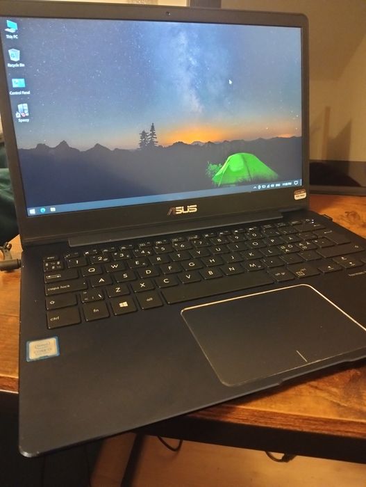 Asus ZenBook ultraslim i3 gen 8 ssd