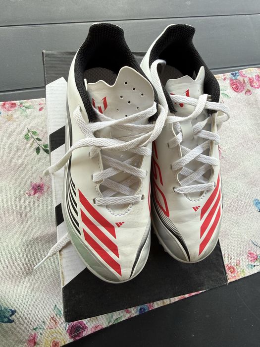 Бутонки за футбол Adidas