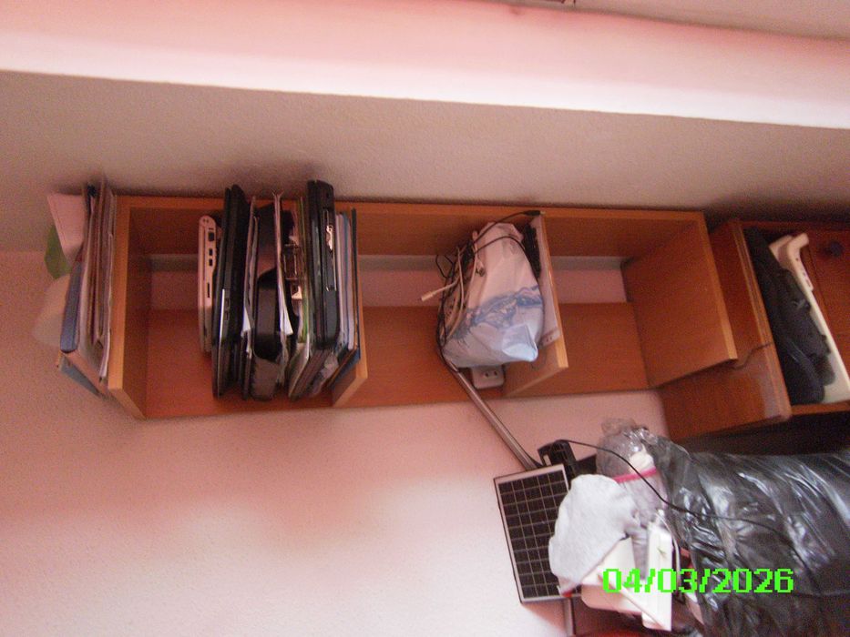 scaun pe roti fara spatar si etajera +noptiera si 2 fotolii