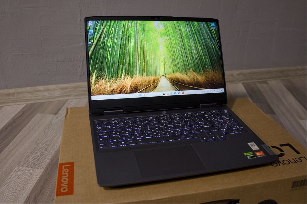 Геймърски лаптоп Lenovo LOQ