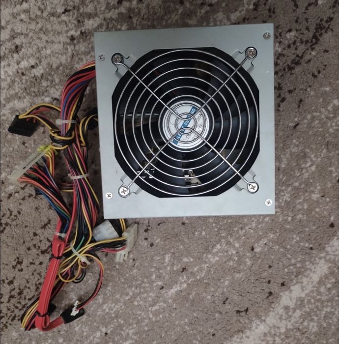 Diverse surse de alimentare pt pc