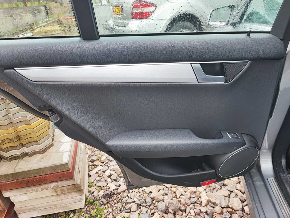 Салон от Мерцедес Ц класа W204 седан